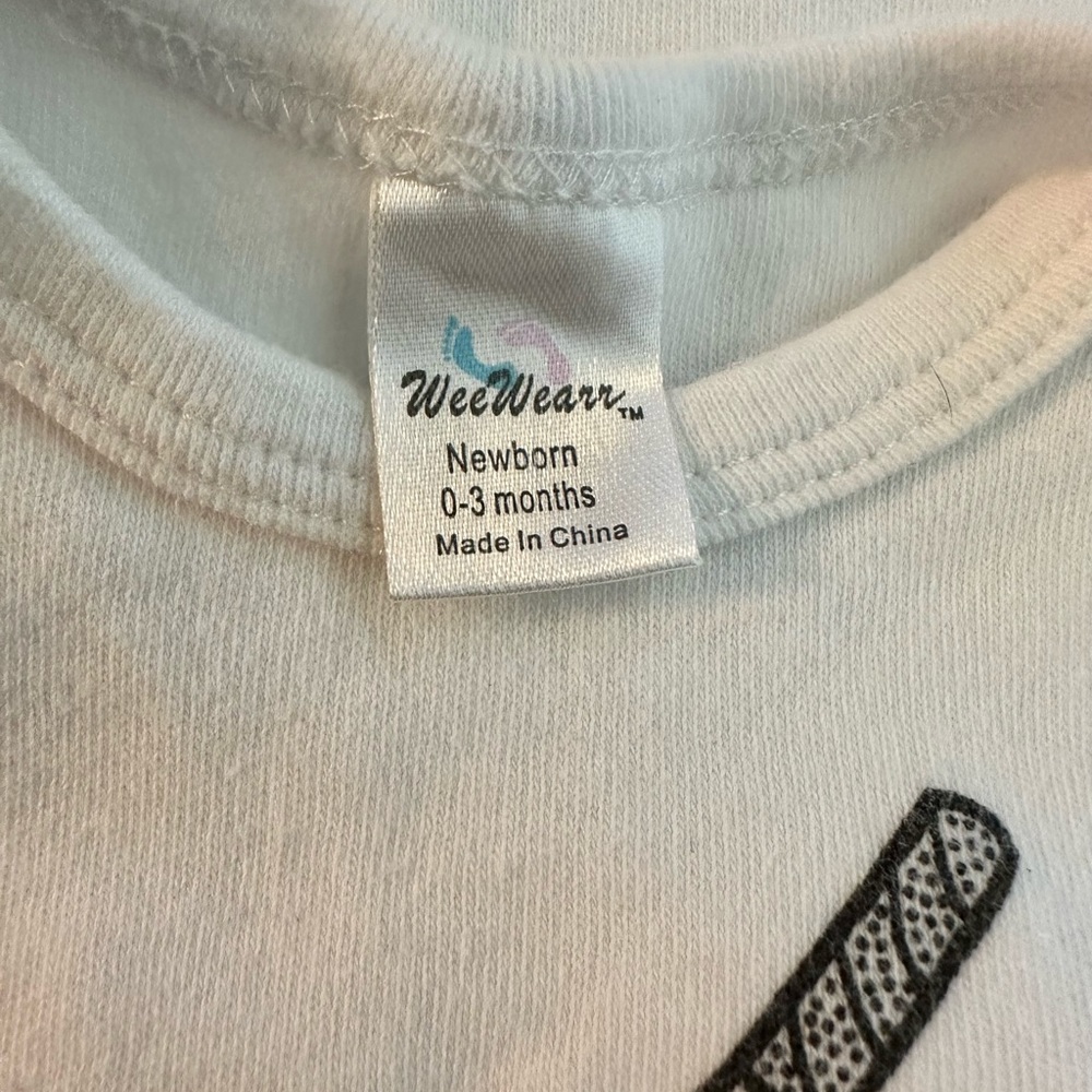 3/$10 Boy’s Newborn short sleeve bodysuit. carter’s. - Picture 2 of 4